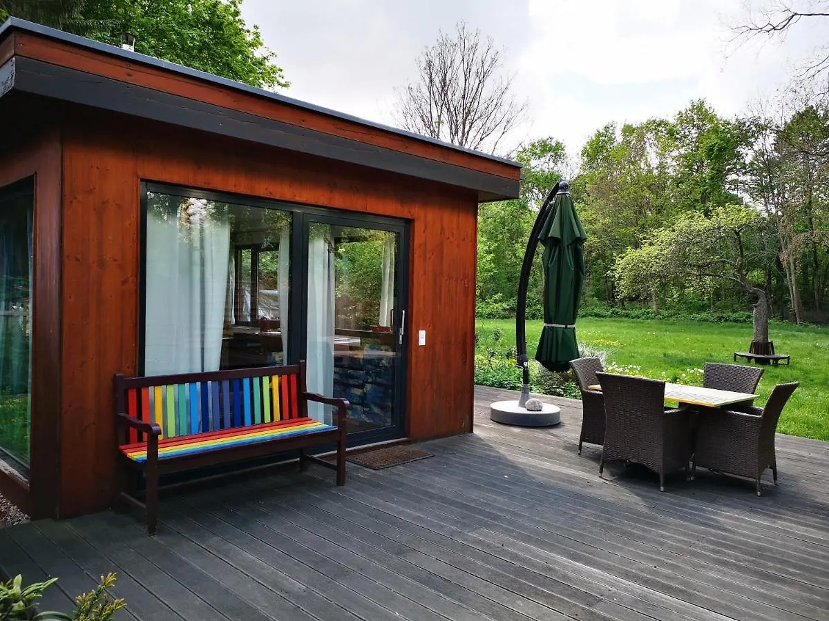 Frühstückspension Cottage mit Pool und großem Garten Leipzig